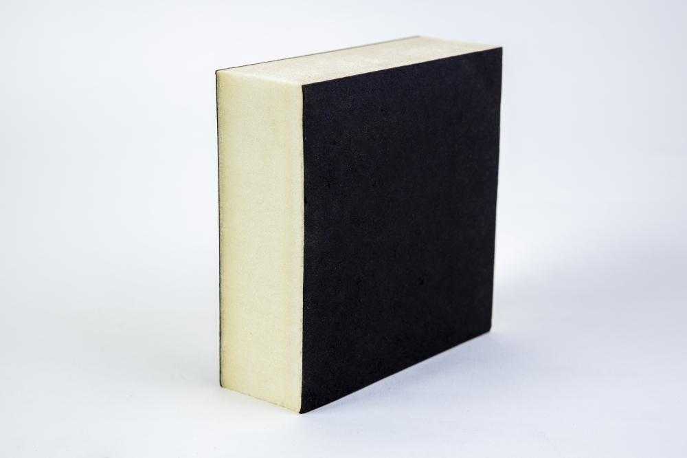 بولي يوريثين مغلف بالاسفلت